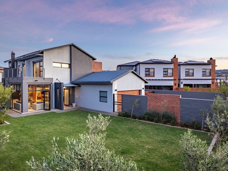 Sole Mandate for an elegant modern house in Six fountains Estate - Photo 5