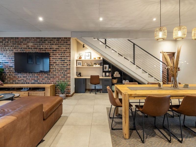 Sole Mandate for an elegant modern house in Six fountains Estate - Photo 10