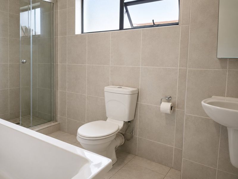 Well priced 3 Bedroom, 2 bathroom Apartment in Greencreek Lifestyle Estate - Photo 7