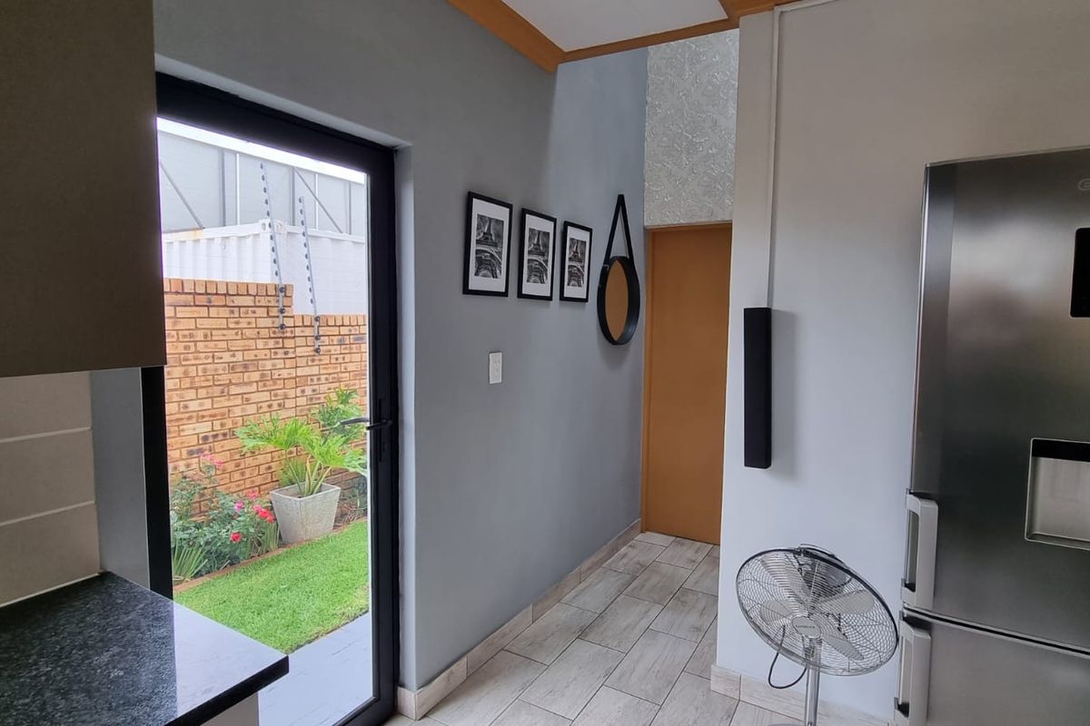 A lifestyle house in Thatchfield Ridge Estate, Centurion in Gauteng is now available for rent. - Photo 5