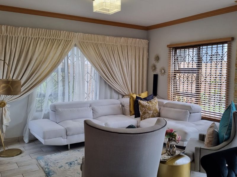 A lifestyle house in Thatchfield Ridge Estate, Centurion in Gauteng is now available for rent. - Photo 9