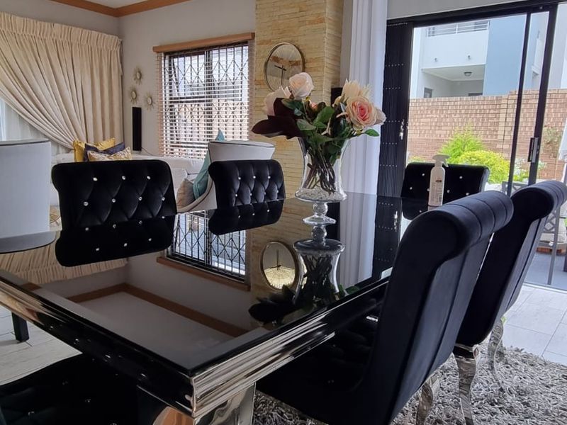 A lifestyle house in Thatchfield Ridge Estate, Centurion in Gauteng is now available for rent. - Photo 7