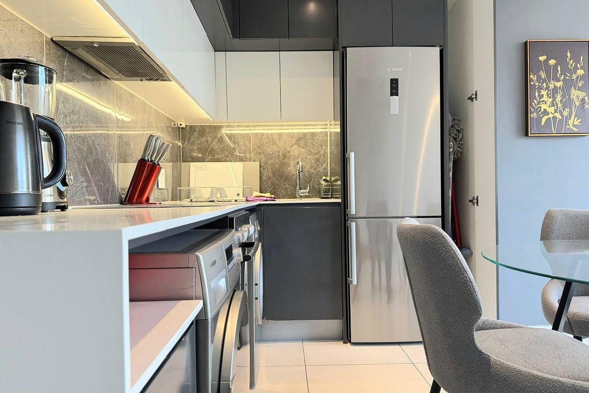 Spectacular Furnished 1 Bedroom 1 Bathroom Apartment to rent in Sandton - Photo 5