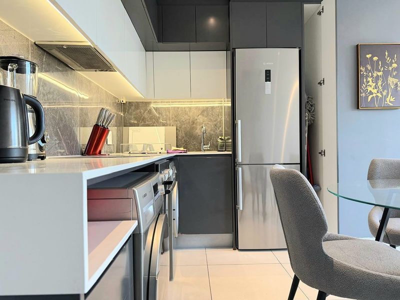 Spectacular Furnished 1 Bedroom 1 Bathroom Apartment to rent in Sandton - Photo 5
