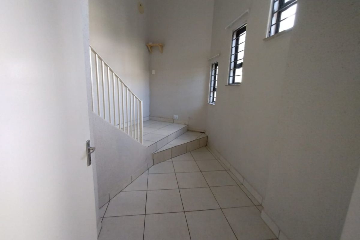 2 Bedroom Duplex To Let - Photo 2