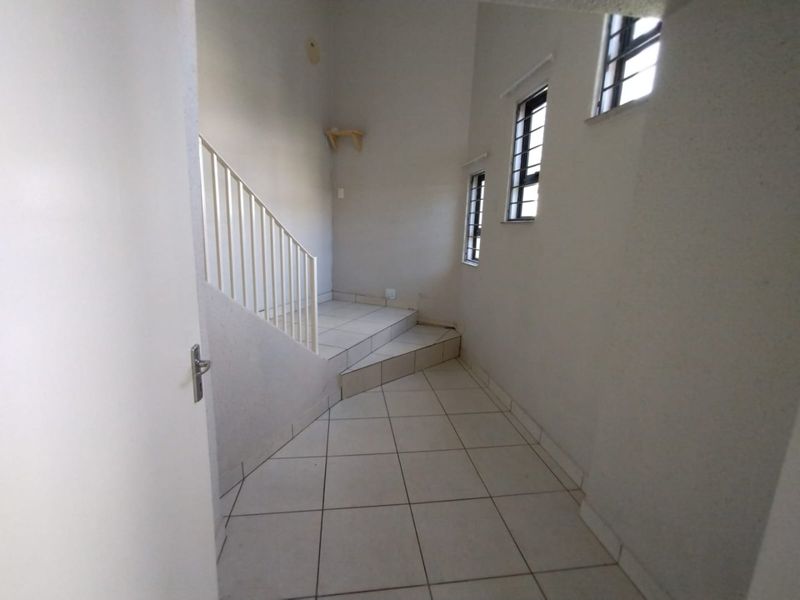 2 Bedroom Duplex To Let - Photo 2
