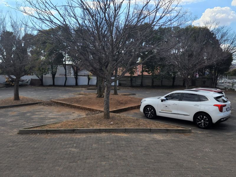 CALLING ON INVESTORS AND DEVELOPERS , LOCATION, LOCATION - Photo 3