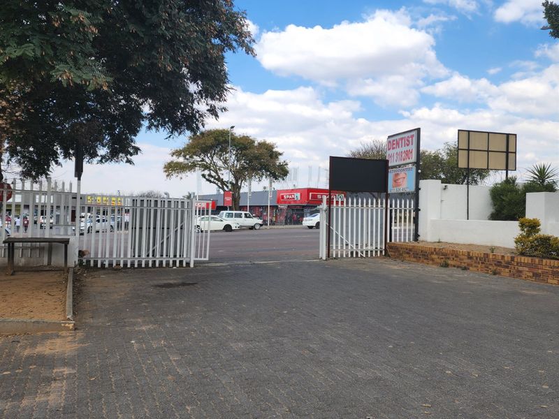 CALLING ON INVESTORS AND DEVELOPERS , LOCATION, LOCATION - Photo 9