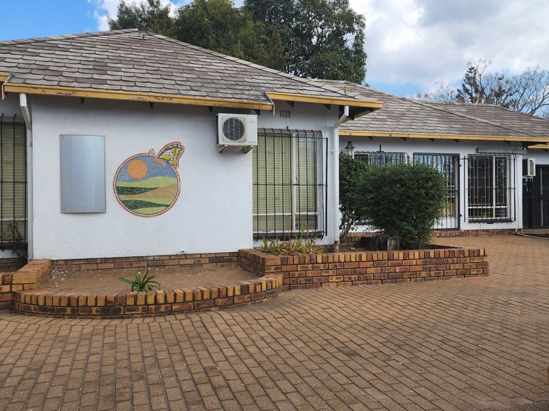 CALLING ON INVESTORS AND DEVELOPERS , LOCATION, LOCATION - Photo 1