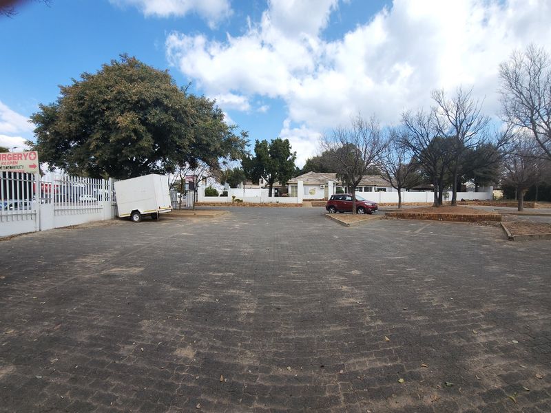 CALLING ON INVESTORS AND DEVELOPERS , LOCATION, LOCATION - Photo 7