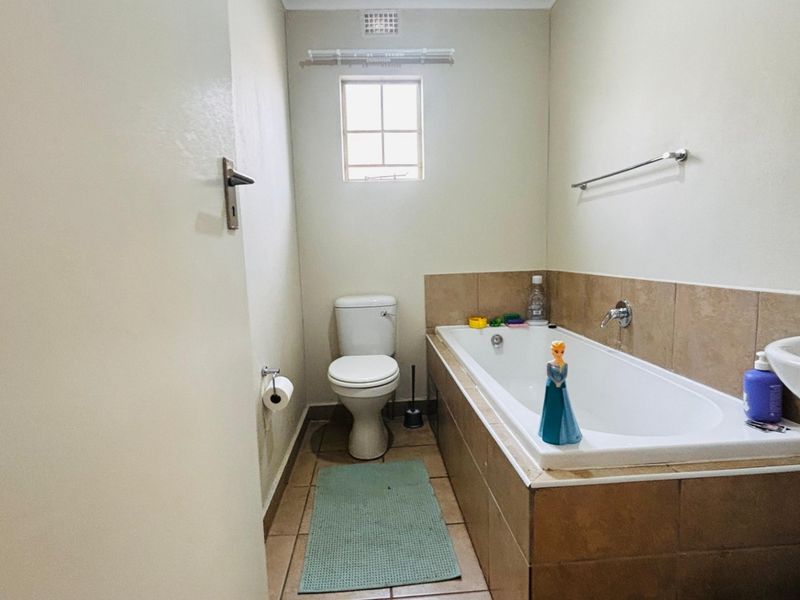 Spacious home at Sky City  - Photo 8
