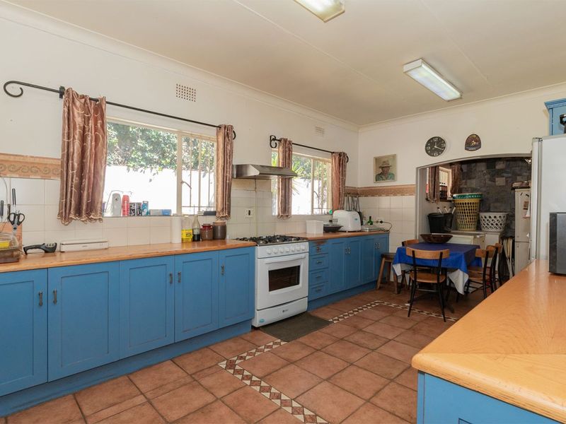 Spacious Family Living & Entertainer’s Paradise on a Massive 2,003m2 Stand! - Photo 4