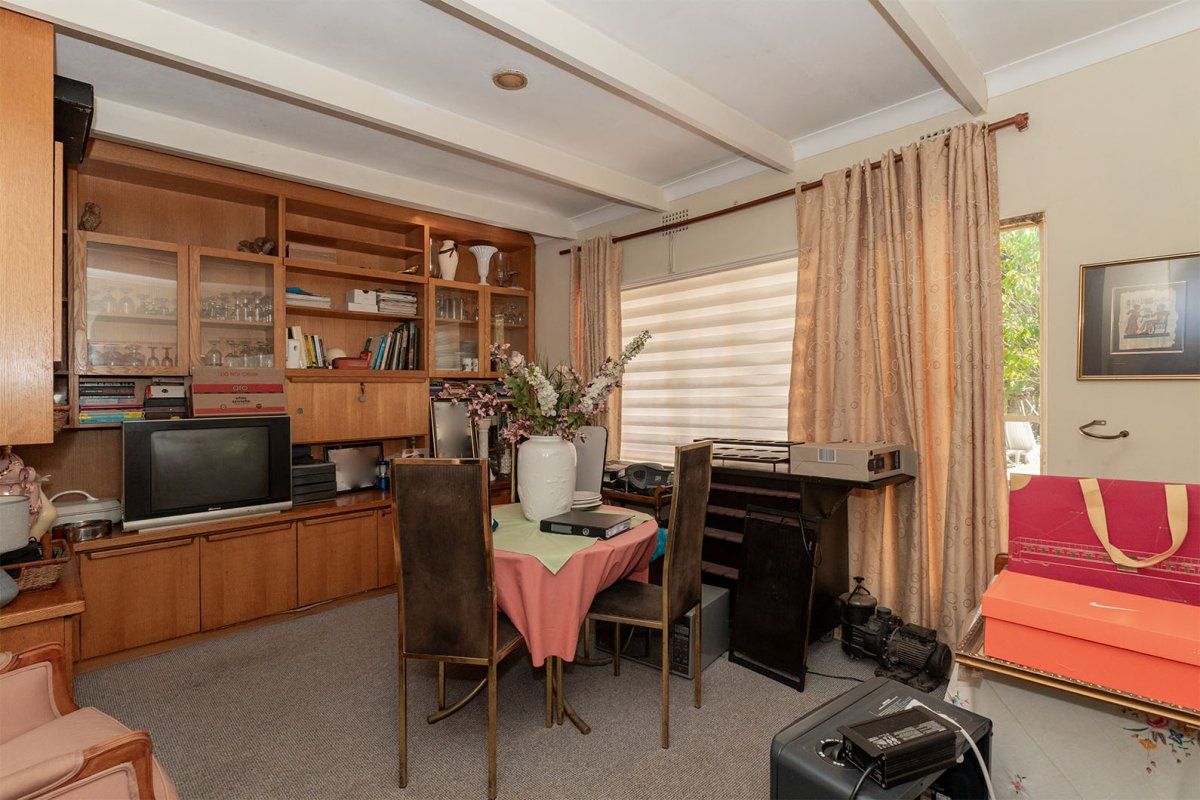 Spacious Family Living & Entertainer’s Paradise on a Massive 2,003m2 Stand! - Photo 5