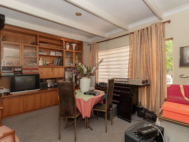 Spacious Family Living & Entertainer’s Paradise on a Massive 2,003m2 Stand! - Photo 5