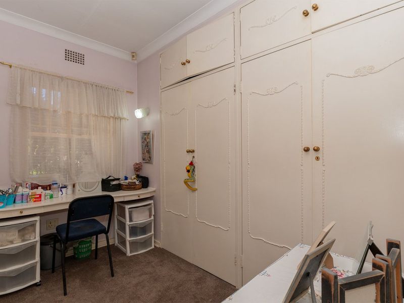 Spacious Family Living & Entertainer’s Paradise on a Massive 2,003m2 Stand! - Photo 8
