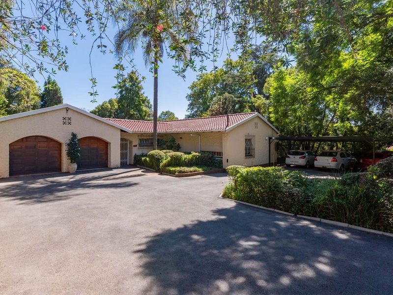 Spacious Family Living & Entertainer’s Paradise on a Massive 2,003m2 Stand! - Photo 1