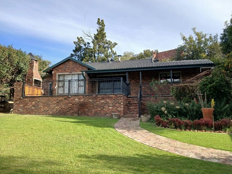 Four Bedroom House in Vaaloewer Riverside Town - Photo 1