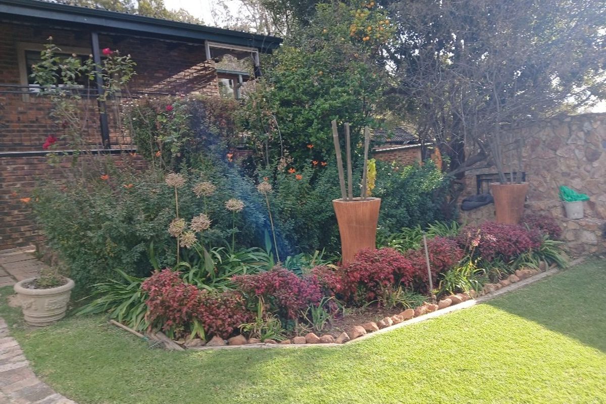 Four Bedroom House in Vaaloewer Riverside Town - Photo 3