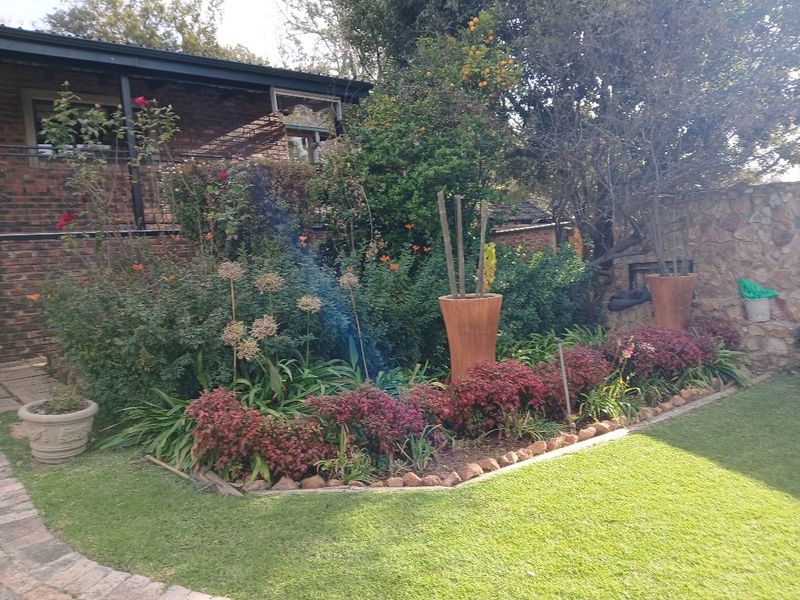 Four Bedroom House in Vaaloewer Riverside Town - Photo 3
