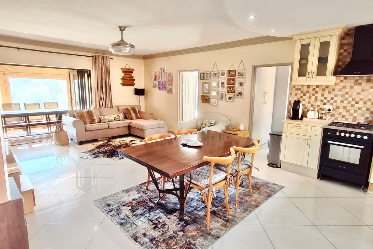 Fully Furnished Waterfront Escape with Private Jetty - Photo 4