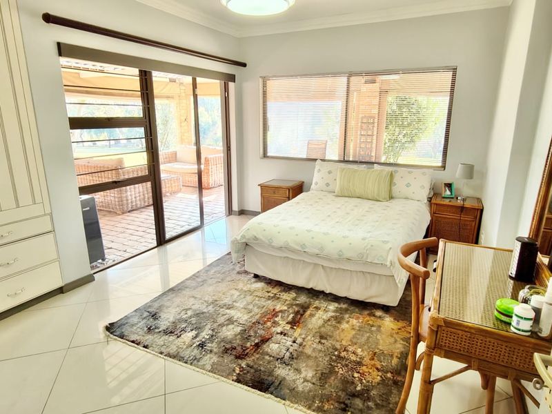 Fully Furnished Waterfront Escape with Private Jetty - Photo 9