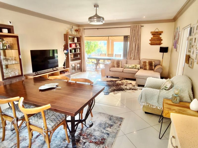 Fully Furnished Waterfront Escape with Private Jetty - Photo 8