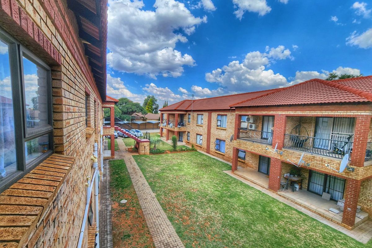 Flat in Flamwood, Klerksdorp - Photo 2