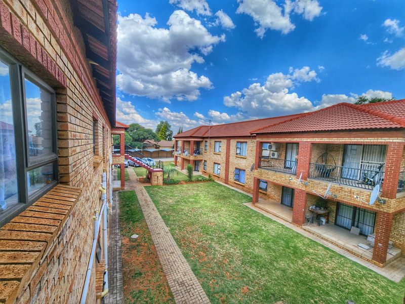 Flat in Flamwood, Klerksdorp - Photo 2