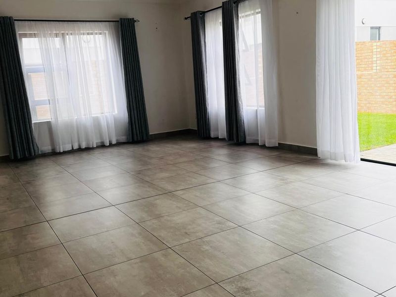 A premium 3-bedroom home located in Thatchfield Ridge Estate is now available for rent. - Photo 8