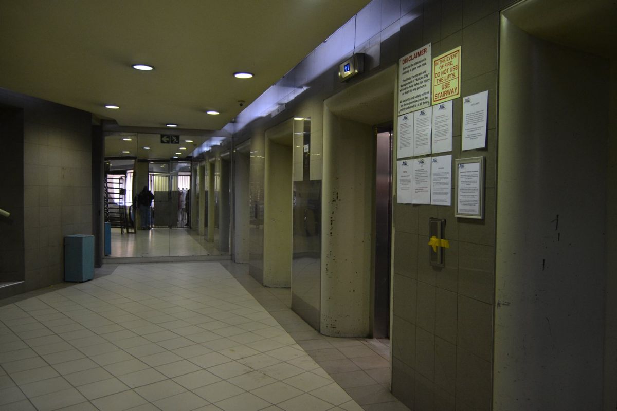 INVESTOR'S DREAM IN JOHANNESBURG CBD – TENANTED BACHELOR APARTMENT FOR SALE - Photo 4