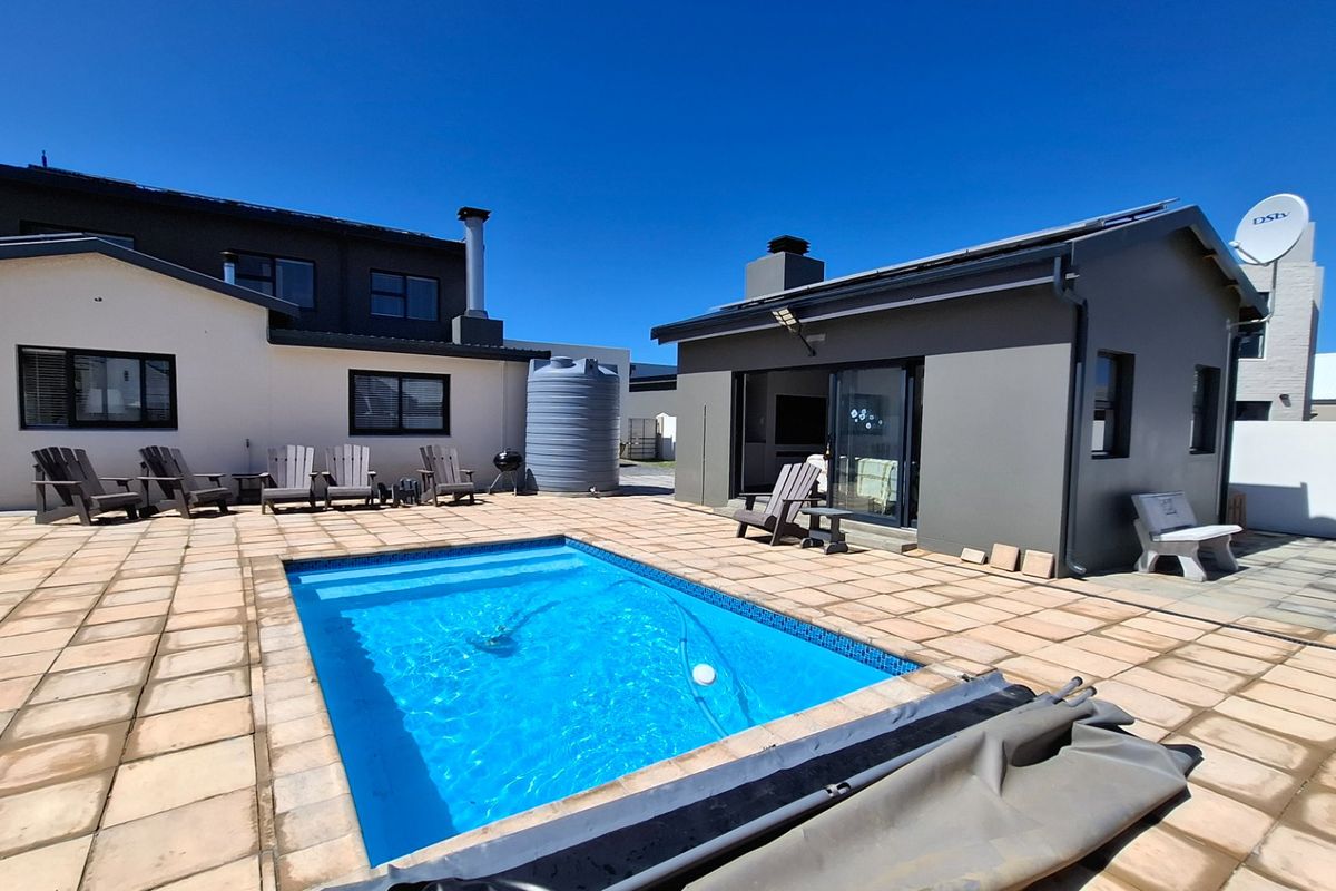 Opulent coastal sanctuary in Witsand - Photo 3