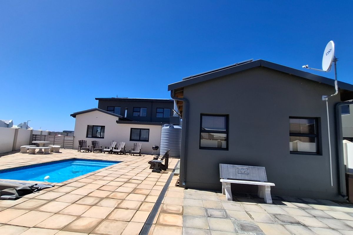 Opulent coastal sanctuary in Witsand - Photo 2