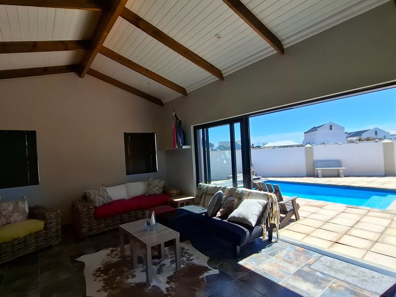 Opulent coastal sanctuary in Witsand - Photo 8