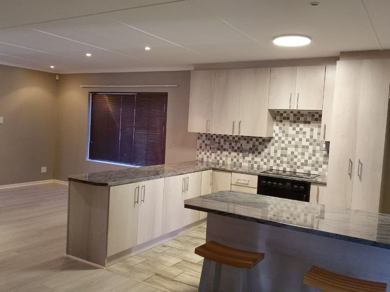 Spacious 4-Bedroom Family Home To Rent – Available 1 July 2026 - Photo 8