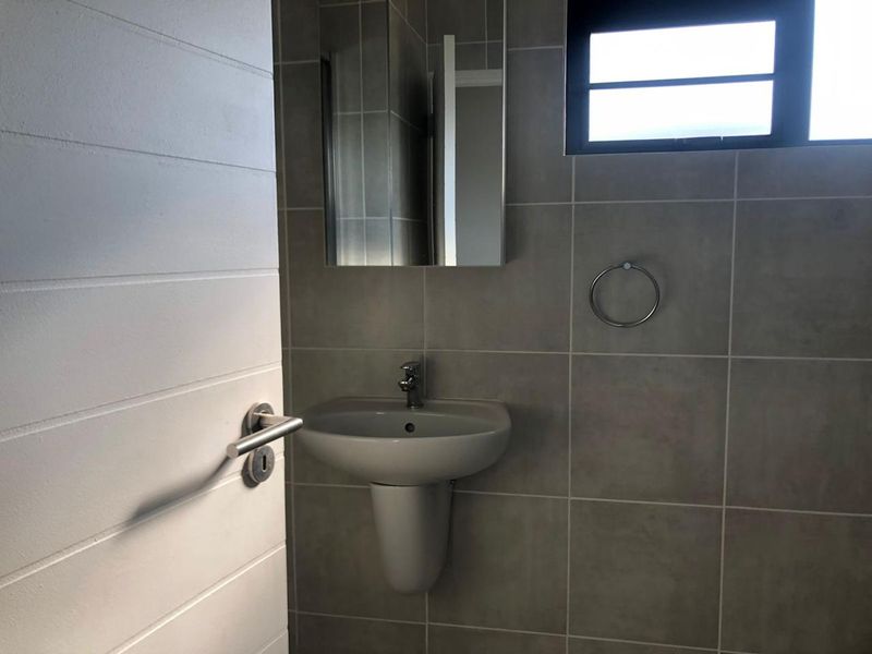 Modern 1-Bedroom Apartment To Rent at Greencreek Lifestyle Estate – Available Immediately - Photo 4