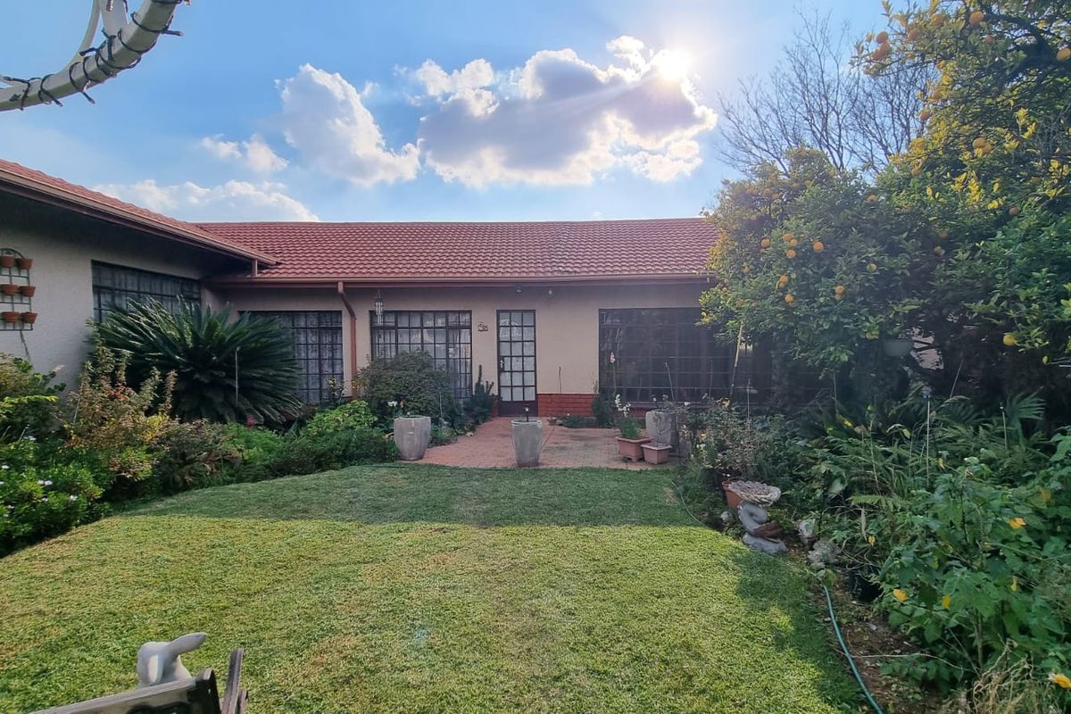 3 Bedroom Garden Cottage to Let - Photo 2