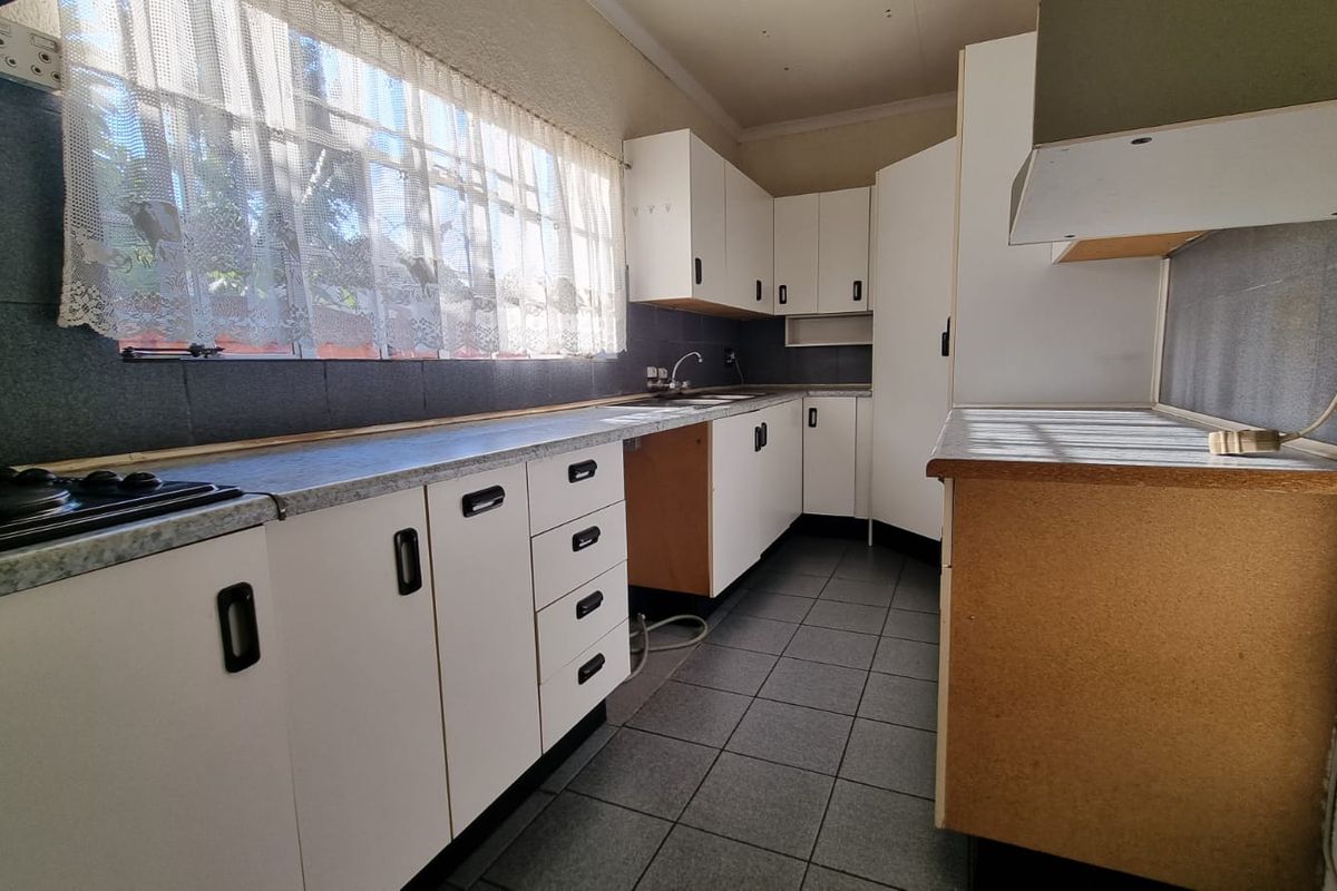 3 Bedroom Garden Cottage to Let - Photo 5