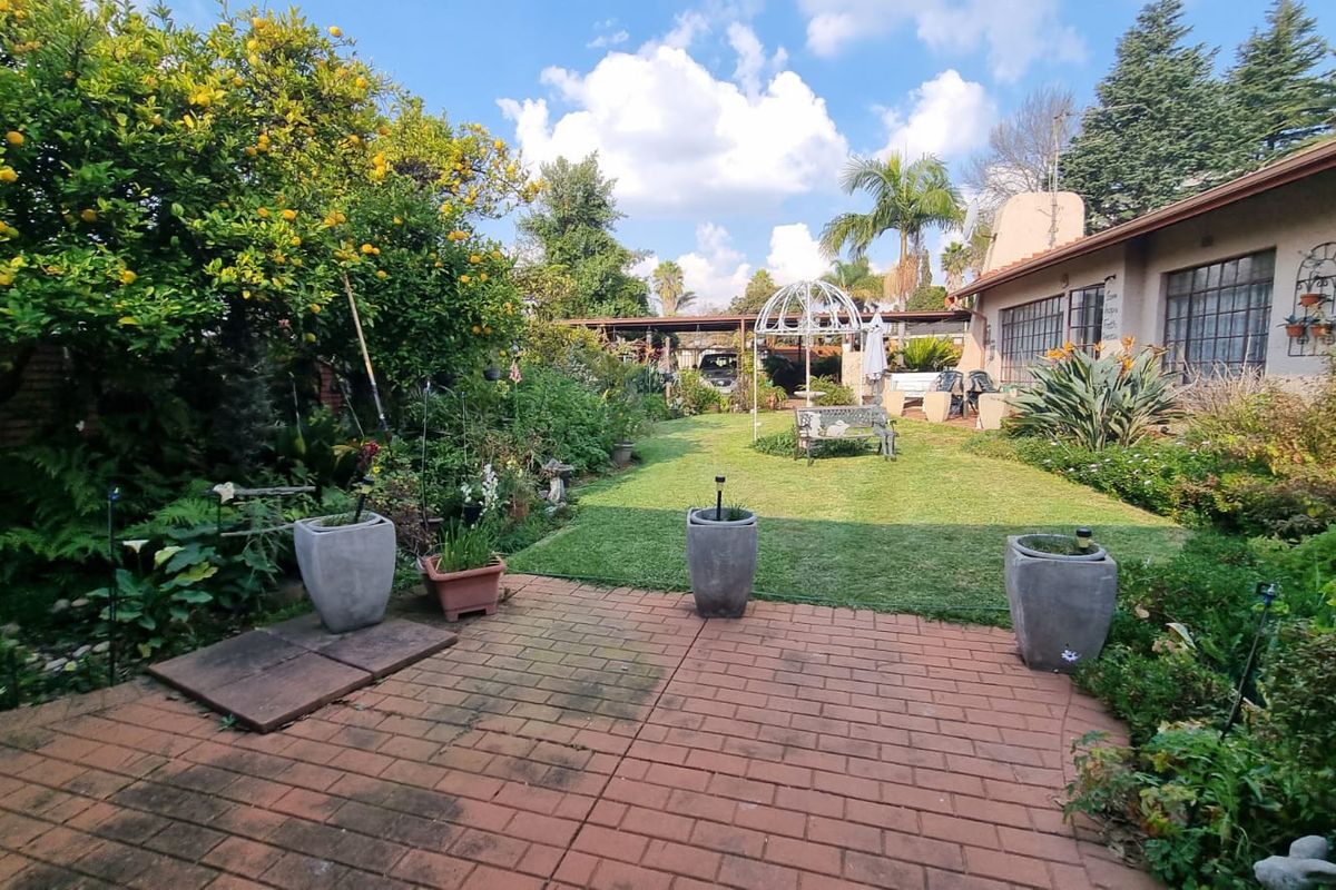 3 Bedroom Garden Cottage to Let - Photo 3