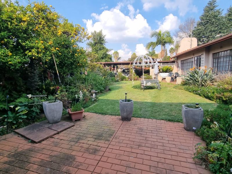 3 Bedroom Garden Cottage to Let - Photo 3