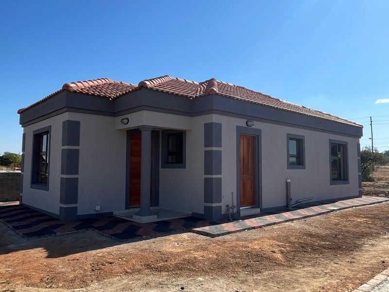 Charming 3 Bedroom Home in Klerksoord with Pets Allowed - Photo 1