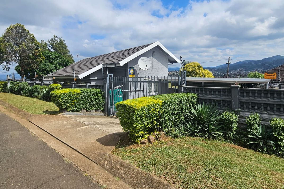 Neat, Secure, Move in Ready,Your New Beginning Starts Here!! - Photo 4