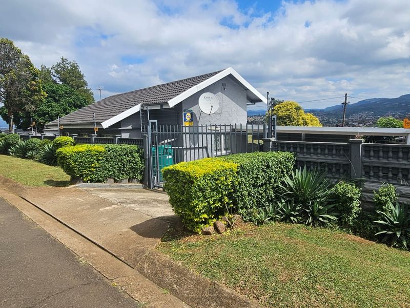 Neat, Secure, Move in Ready,Your New Beginning Starts Here!! - Photo 4