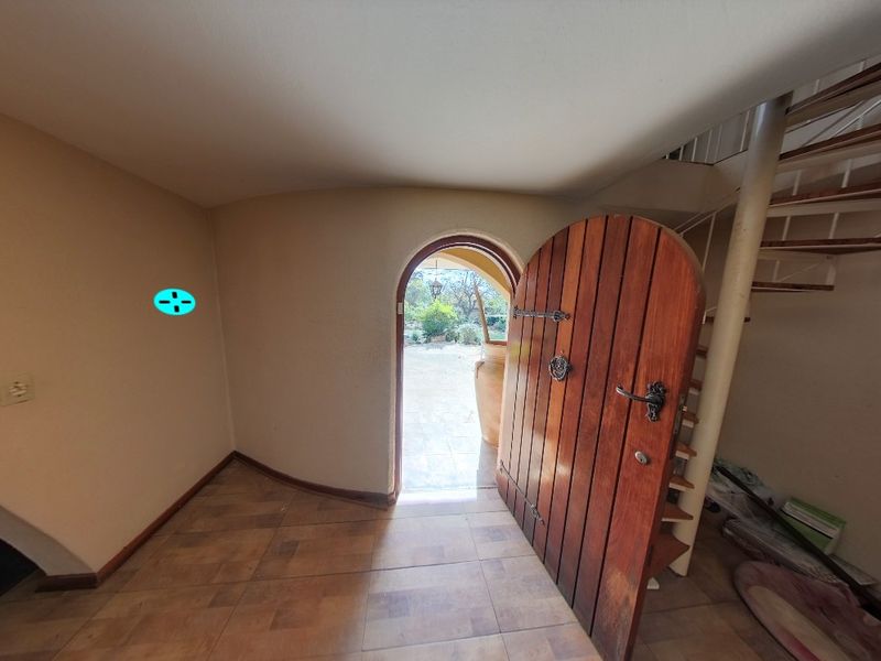 5 Bedroom Family Residence with Flatlet, Borehole, Expansive Entertainment Areas & Unlimited Potential in Sought-After Murrayfield - Photo 7