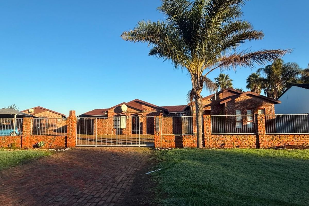 2 Bedroom Townhouse in Windsor Park, Despatch  - Photo 4
