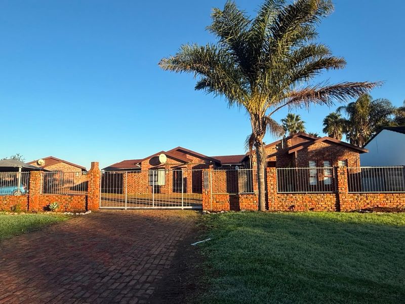 2 Bedroom Townhouse in Windsor Park, Despatch  - Photo 4