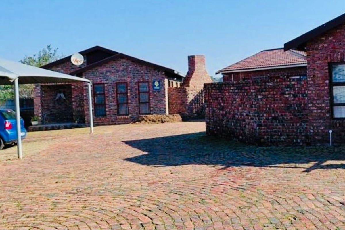 2 Bedroom Townhouse in Windsor Park, Despatch  - Photo 5