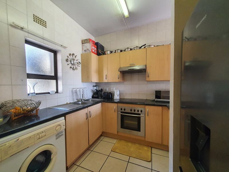 Modern and Airy 2-Bedroom Apartment in Secure 21 Sunset Avenue – Lonehill Ext 71 - Photo 4