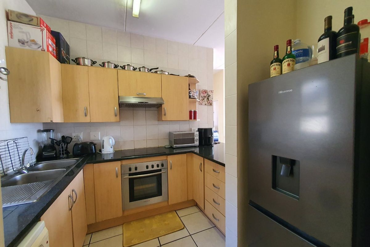 Modern and Airy 2-Bedroom Apartment in Secure 21 Sunset Avenue – Lonehill Ext 71 - Photo 5