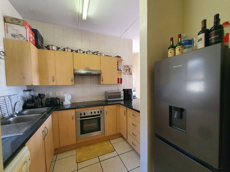 Modern and Airy 2-Bedroom Apartment in Secure 21 Sunset Avenue – Lonehill Ext 71 - Photo 5