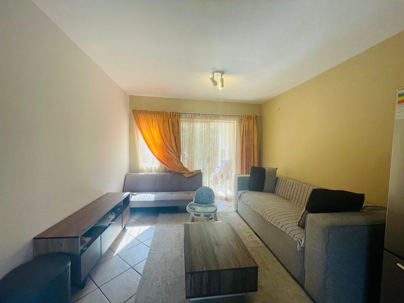 2 Bedroom First Floor Apartment to Rent in Country View Midrand. - Photo 4
